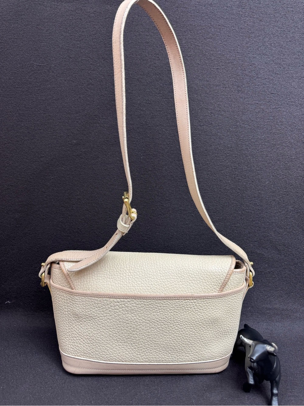 Dooney & Bourke Cream Pebbled Leather Crossbody Bag - Picture 2 of 16